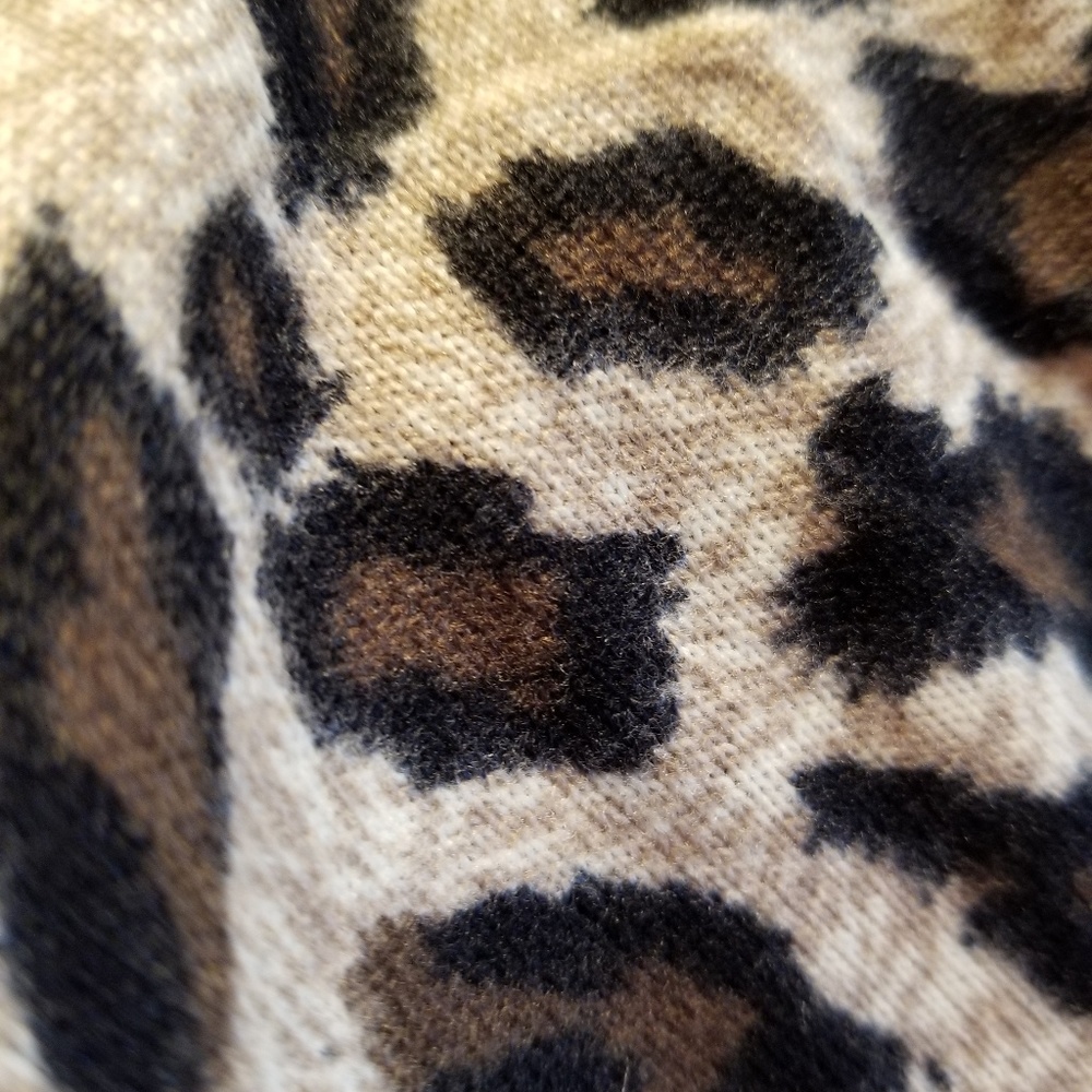 Leopard Long Length Cardigan with pockets - Picture 6 of 8